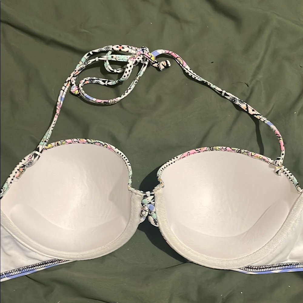 Patterned Halter Bikini Top - Picture 2 of 2